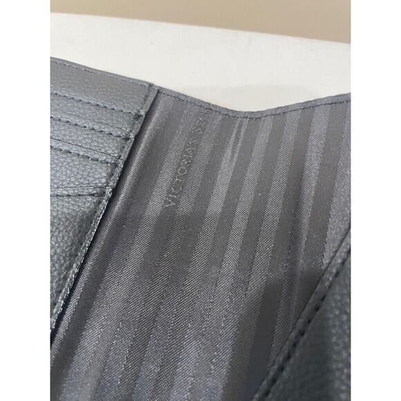 VICTORIA SECRET PASSPORT WALLET BLACK GOLDEN LOGO TRAVELER UTILITY VERSATILE - Picture 6 of 10